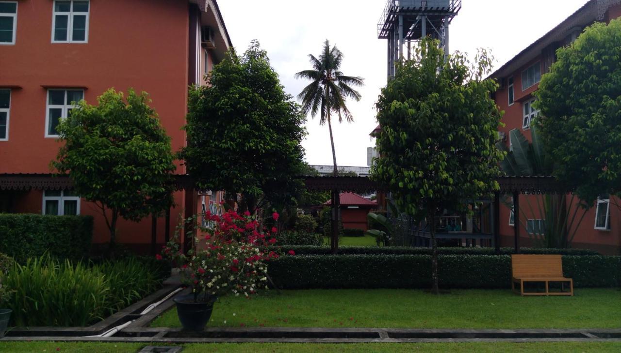Myanmar Sport Hotel Янгон Экстерьер фото